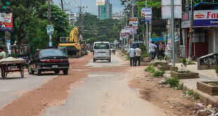আগ্রাবাদে সড়ক আছে, স্বস্তির পথ নেই
