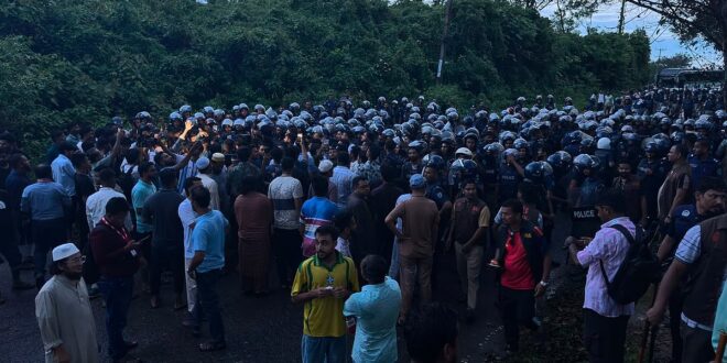এবার পুলিশি বাধার মুখে এনসিপির নেতারা, কর্মসূচি পণ্ড
