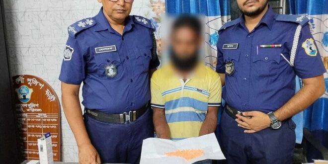 বরিশালের জয়ন্তী নদীতে ট্রলারে নৌ পুলিশের অভিযান, ইয়াবাসহ গ্রেপ্তার ১
