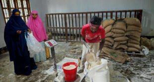 কালাইয়ে ন্যায্যমূল্যের আটা আত্মসাতের অভিযোগে ৩ খাদ্য কর্মকর্তা সাময়িক বরখাস্ত