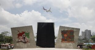 উত্তরায় জুলাই শহীদ নারীদের ভাস্কর্য ঢাকল কারা