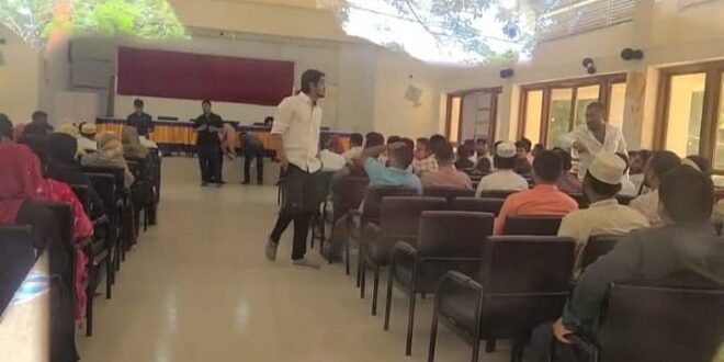 বাউফলে নিয়োগ পরীক্ষার কক্ষে সাবেক এমপির ছেলে, ছাত্রদলের দুই পক্ষের মারামারি