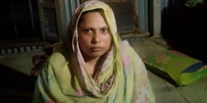 ফেরি থেকে পড়ে গিয়ে চার ঘণ্টা ভেসে ছিলেন কচুরিপানা ধরে