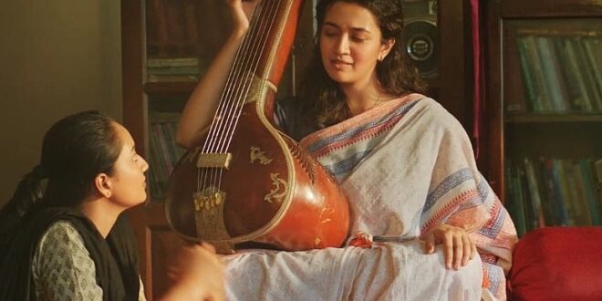 ‘শেকড়’ সিনেমায় কী আছে