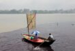 শিল্পবর্জ্যে বুড়িগঙ্গা দূষণ, ধোঁয়ায় আচ্ছন্ন শ্যামপুর