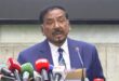 তিনি মাফিয়া আমলে নির্বাচিত হলেও জনগণের সরকারের প্রতি তাঁর সমর্থন ছিল