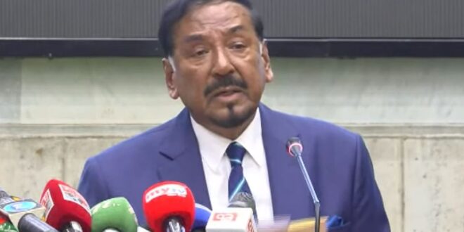 তিনি মাফিয়া আমলে নির্বাচিত হলেও জনগণের সরকারের প্রতি তাঁর সমর্থন ছিল