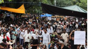 আন্দোলন ঠেকাতে শিক্ষার্থীদের বাড়িতে অবস্থান ও লাইভ লোকেশন শেয়ার করতে বলছে মুম্বাই পুলিশ