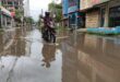 পাবনার শহরের পথে পথে গর্ত আর পানি, দুর্ভোগ