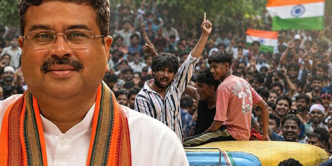 ‘তেলাপোকাদের’ আন্দোলনের মুখে ভারতের শিক্ষামন্ত্রীর পদত্যাগ