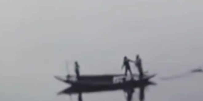 ভৈরব নদে ভেসে যাচ্ছিল গলিত লাশ, উদ্ধার করল নৌ পুলিশ