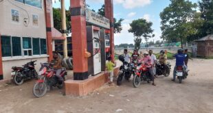 নীলফামারীতে গুজবে বেড়েছে জ্বালানি তেলের বিক্রি, পেট্রল-অকটেনশূন্য কয়েকটি পাম্প