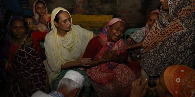 সংসারে সাশ্রয়ের চেষ্টা, শেষ হলো দেয়ালধসে মৃত্যুতে