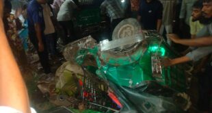 আনোয়ারায় শ্রমিকবাহী বাসের ধাক্কায় দুই নারী নিহত, আহত অন্তত ২০