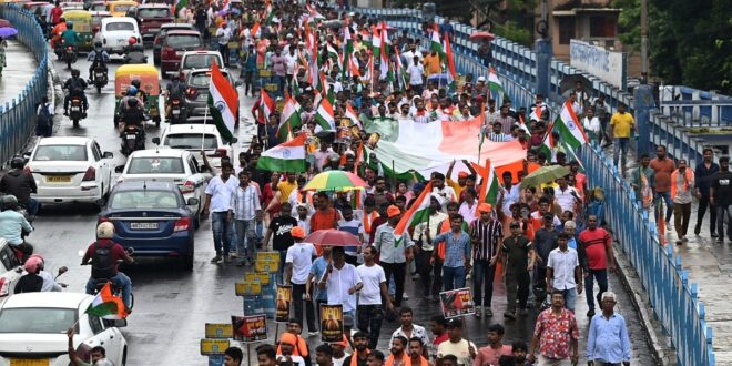 ছাত্র বিক্ষোভ থেকে হামলার ঘটনায় কলকাতায় সাংবাদিকদের বিক্ষোভ