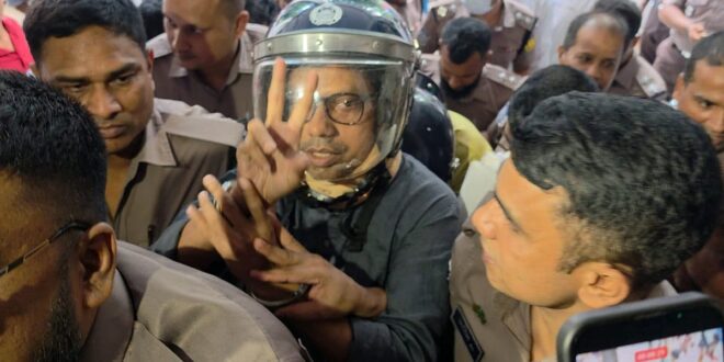 আদালতে সমস্যার কথা বলে আইনজীবীর সঙ্গে যোগাযোগের জন্য পর্যাপ্ত সময় চাইলেন পলক