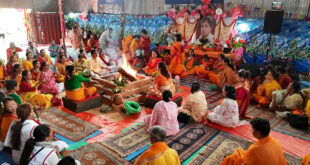 গুরুপূর্ণিমা: গুরুর চরণে প্রণাম