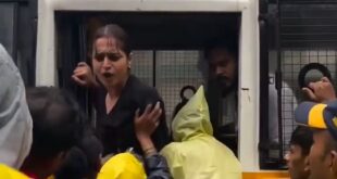 ভারতে শিক্ষার্থীদের বিক্ষোভ থেকে ‘ধুরন্ধর’ অভিনেত্রী আটক