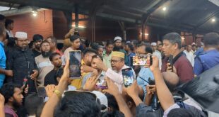 খোকসায় রেলস্টেশন অবরোধ, জামায়াতের সংসদ সদস্যের বিরুদ্ধে বিক্ষোভ