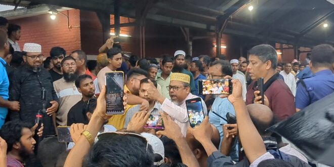 খোকসায় রেলস্টেশন অবরোধ, জামায়াতের সংসদ সদস্যের বিরুদ্ধে বিক্ষোভ