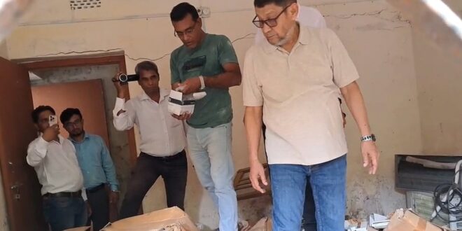হাসপাতালের শৌচাগারে স্যালাইন, পরিত্যক্ত কক্ষে ওষুধের স্তূপ