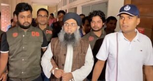 গাজী সালাউদ্দিনকে আদালত চত্বরে ডিম মারল ছাত্রদল