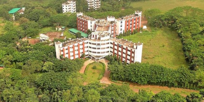 রোকেয়া বিশ্ববিদ্যালয়ে দর্শনার্থী–যানবাহন প্রবেশ নিষিদ্ধ, বিকেলে ছাত্রশিবির–ছাত্রদলের বিক্ষোভ