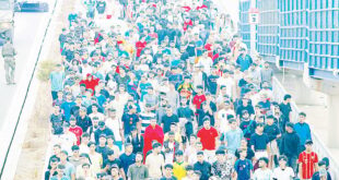 সেউতা থেকে ফিরছেন অভিবাসীরা