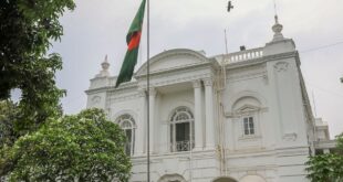 উইং কমান্ডার সাইফুর রহমানকে গ্রেপ্তার দেখাতে ট্রাইব্যুনালে আবেদন