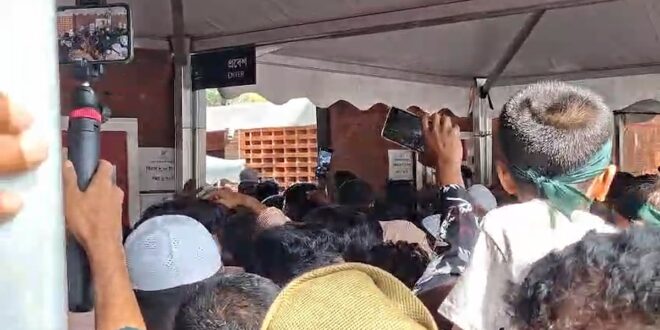 ছুটির দিনে জুলাই স্মৃতি জাদুঘরে উপচে পড়া ভিড়, টিকিট পেতে দীর্ঘ অপেক্ষা