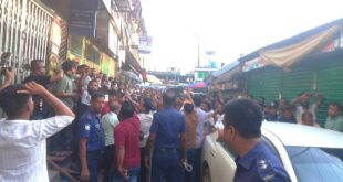 আড়াইহাজারে বিএনপি-জামায়াতের পাল্টাপাল্টি মিছিল, উত্তেজনা