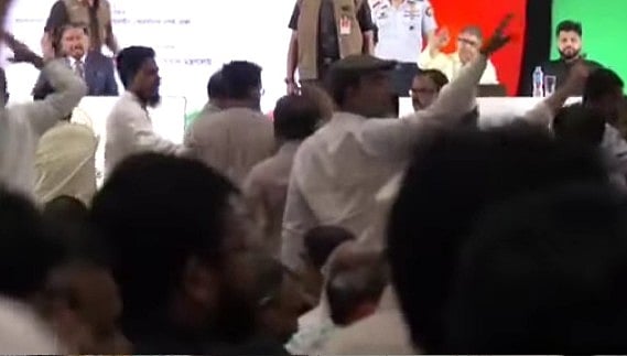 জুলাইয়ের অনুষ্ঠানে তথ্যচিত্র নিয়ে বিতর্ক, হট্টগোল, বেরিয়ে গেলেন এনসিপি নেতারা