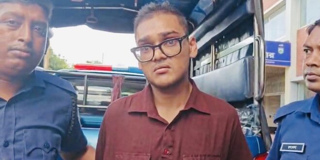 নাটোরে পথসভায় বিমানমন্ত্রীকে ধাক্কা, খেলনা পিস্তলসহ তরুণ আটক