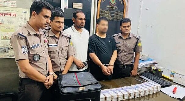 জাল টাকায় সোনা কিনতে গিয়ে...