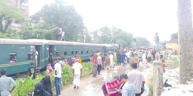 গফরগাঁও রেলস্টেশনের কাছে জামালপুর কমিউটারের ৫ বগি লাইনচ্যুত, ট্রেন চলাচল বন্ধ