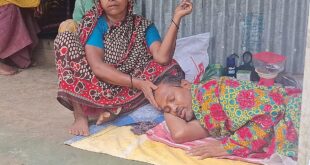 সখীপুরে রাস্তায় রেখে যাওয়া অসুস্থ জামালের চিকিৎসায় চাঁদা তুলছেন গ্রামবাসী
