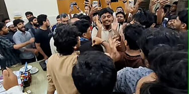 ঢাবির শহীদুল্লাহ হলে শিবির-ছাত্রদলের সংঘর্ষ, পাল্টাপাল্টি অভিযোগ
